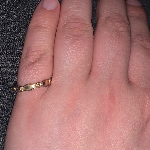 Gold ring - Picture 1 of 1